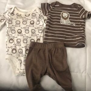 3 pack clothing by Carter’s